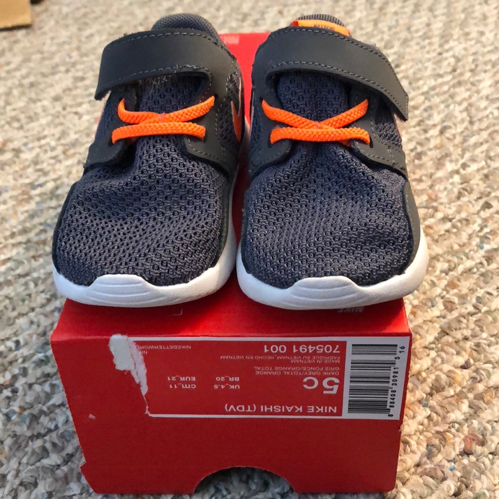 Baby shoes